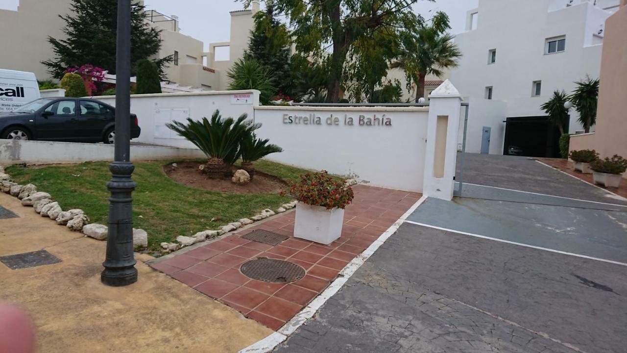 Апартаменти Estrella De La Bahia Касарес Екстер'єр фото